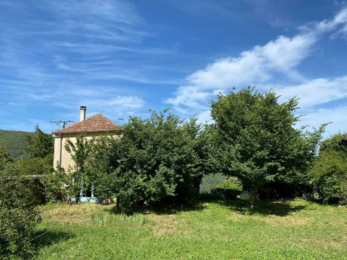 Extérieur du Grand Pavillon, gîte à Soudorgues en Cévennes